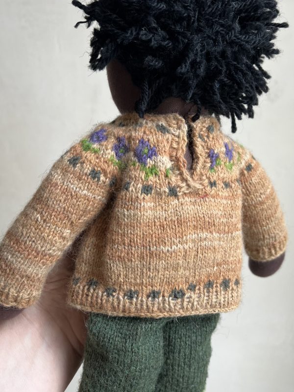 Doll 35cm tall with short dark hair - Image 5